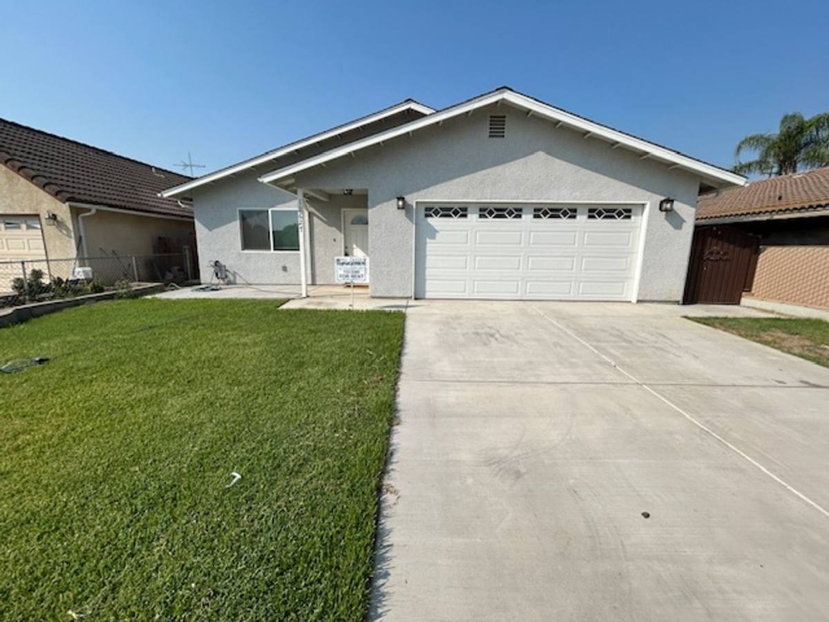 House for rent at 12627 Second Dr, Cutler, CA 93615