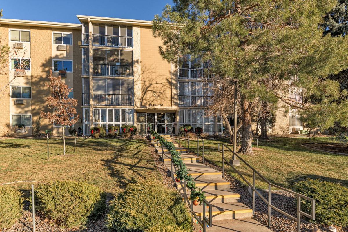 Condo for rent at 3022 S Wheeling Way, Aurora, CO 80014