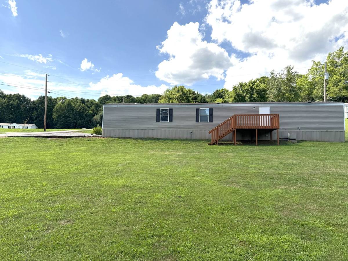 House for rent at 3334 Clear Springs Way, Louisville, TN 37777