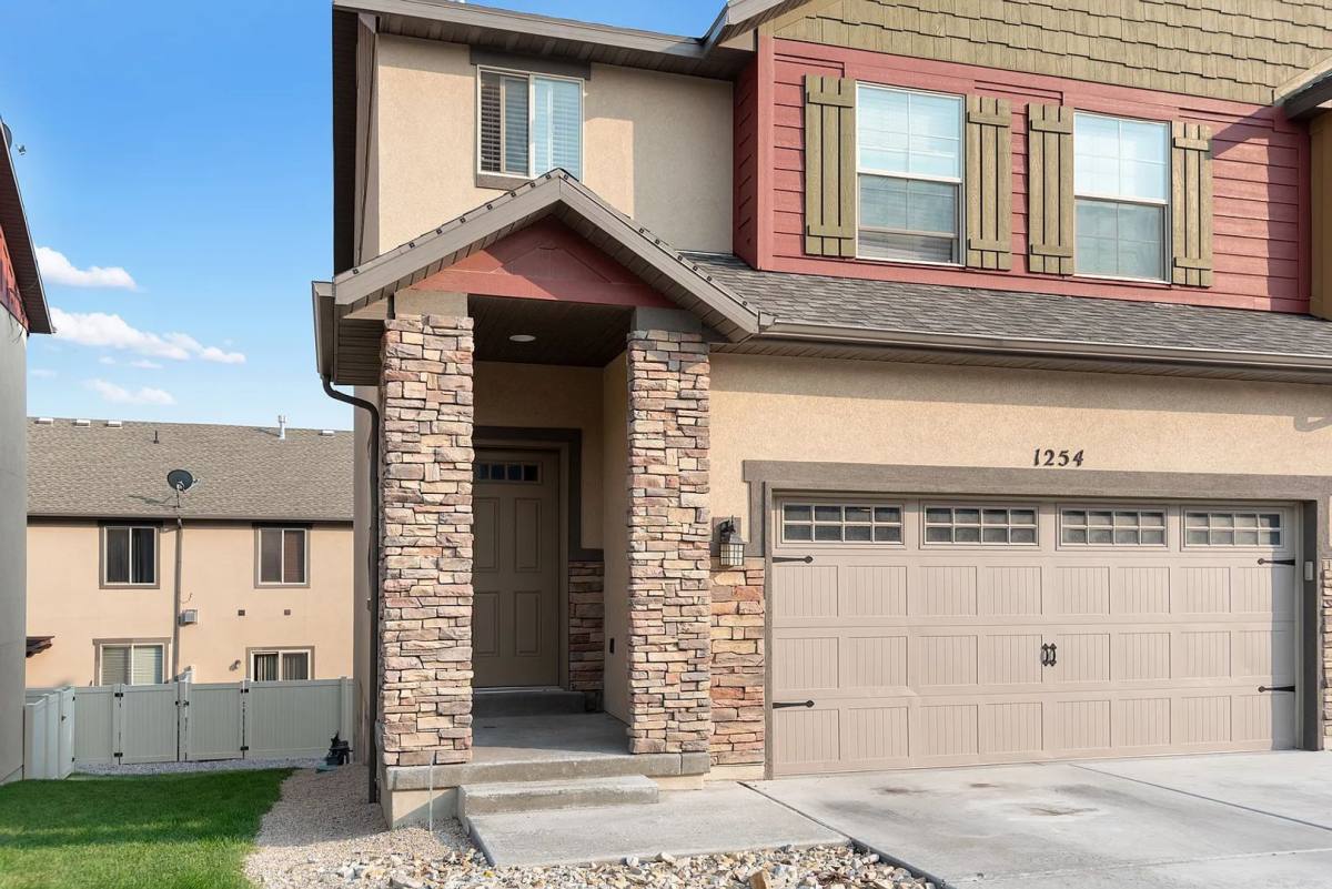 Townhouse for rent at 1254 N Willow Brook Lane, Saratoga Springs, UT 84045