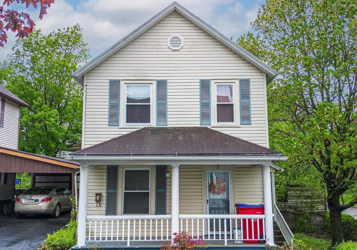 House for rent at 5 Harlem Ave, Carbondale, PA 18407