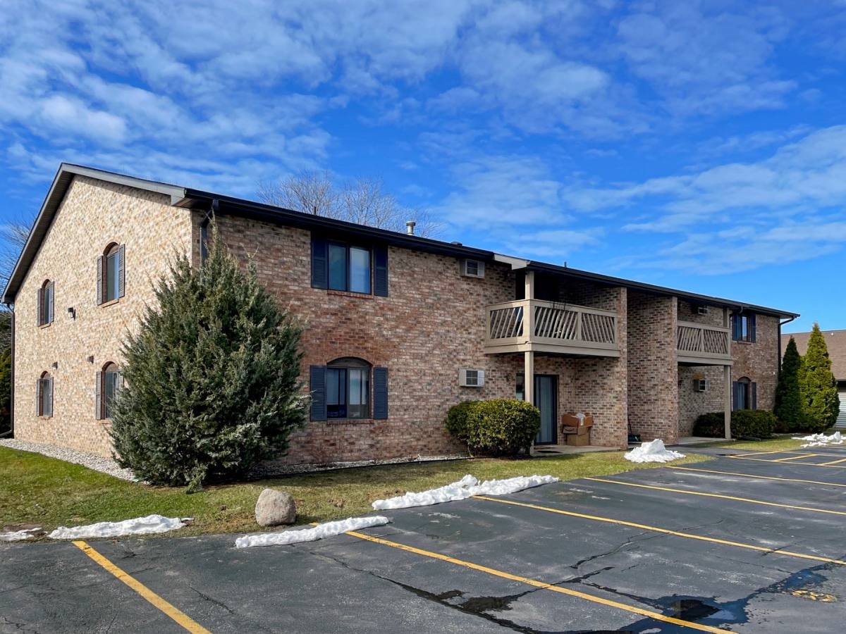 Apartment for rent at 1875 Verlin Rd, Green Bay, WI 54302