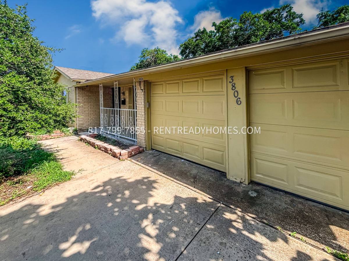 House for rent at 3806 Pocatello St, Irving, TX 75062