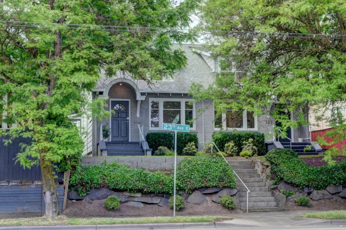 Townhouse for rent at 725 23rd Ave E, Seattle, WA 98112