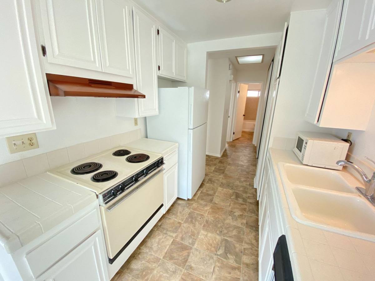 House for rent at 2390 Grand Ave, San Diego, CA 92109