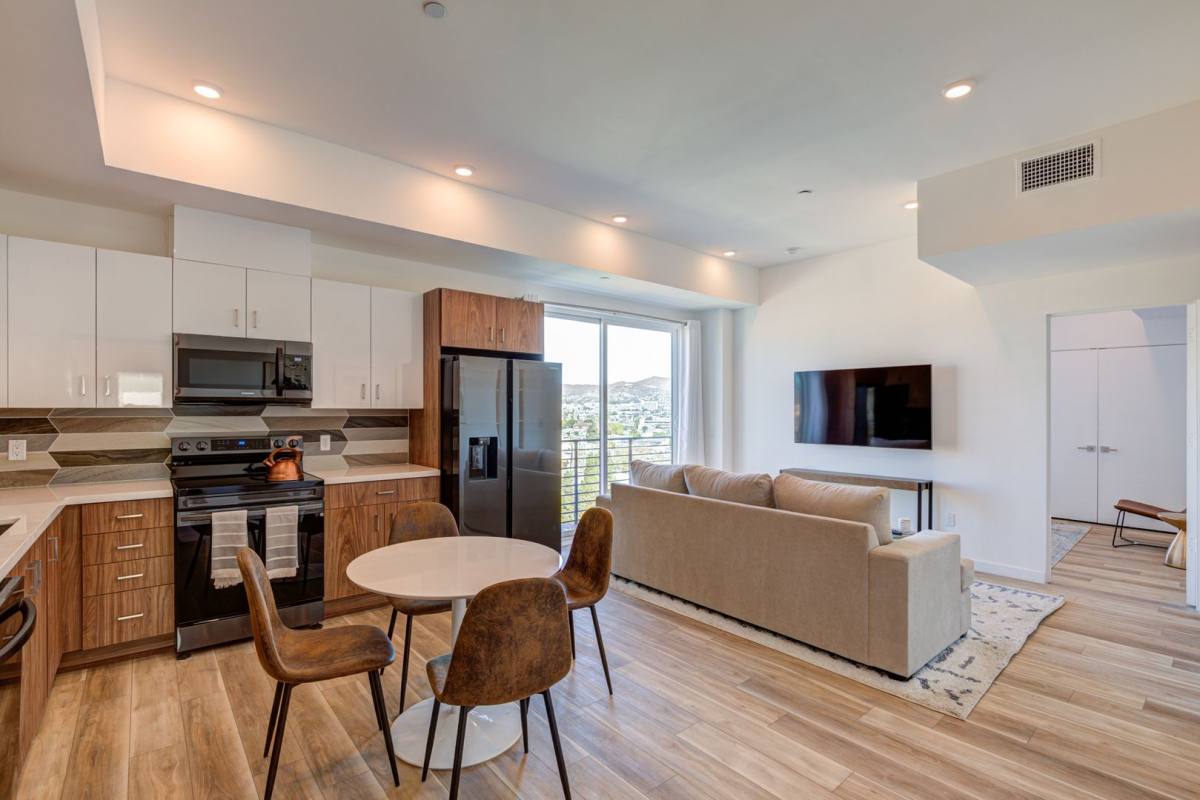 Apartment for rent at 252 N Hoover St, Los Angeles, CA 90004