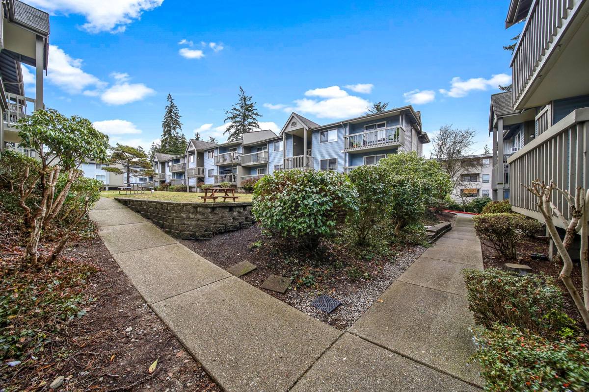 Apartment for rent at 18534 52nd Ave W, Lynnwood, WA 98037