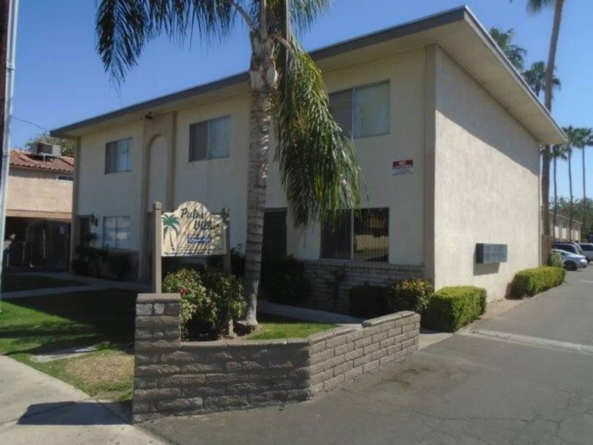 Townhouse for rent at 1811 Lacey St, Bakersfield, CA 93304