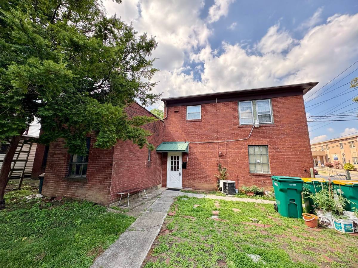 Apartment for rent at 21 N 4th St, Lebanon, PA 17042