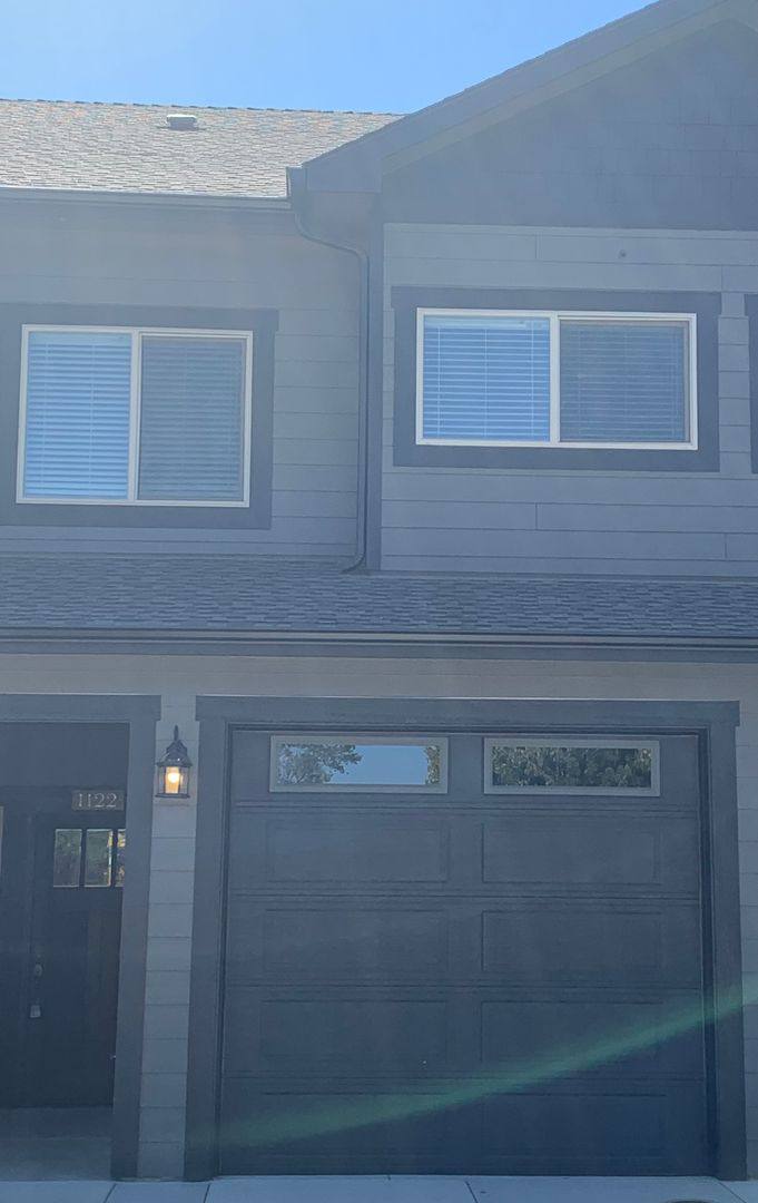 Townhouse for rent at 1122 Catherine Way, Grants Pass, OR 97526