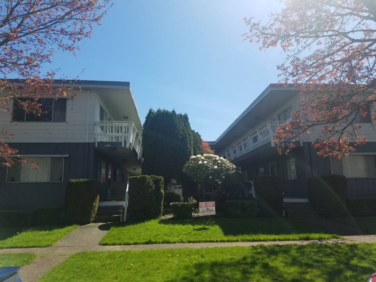 Apartment for rent at 1122 17th Ave, Longview, WA 98632