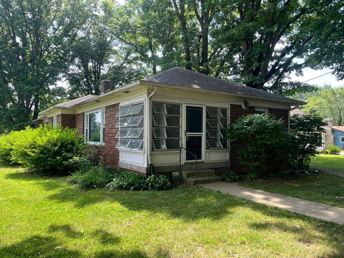 Apartment for rent at 565 E 96th St, Indianapolis, IN 46240
