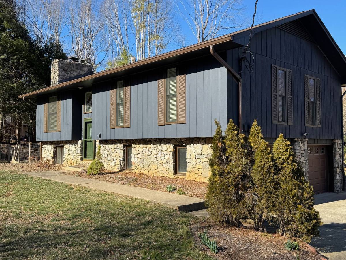 House for rent at 337 Woody Lane, Asheville, NC 28804