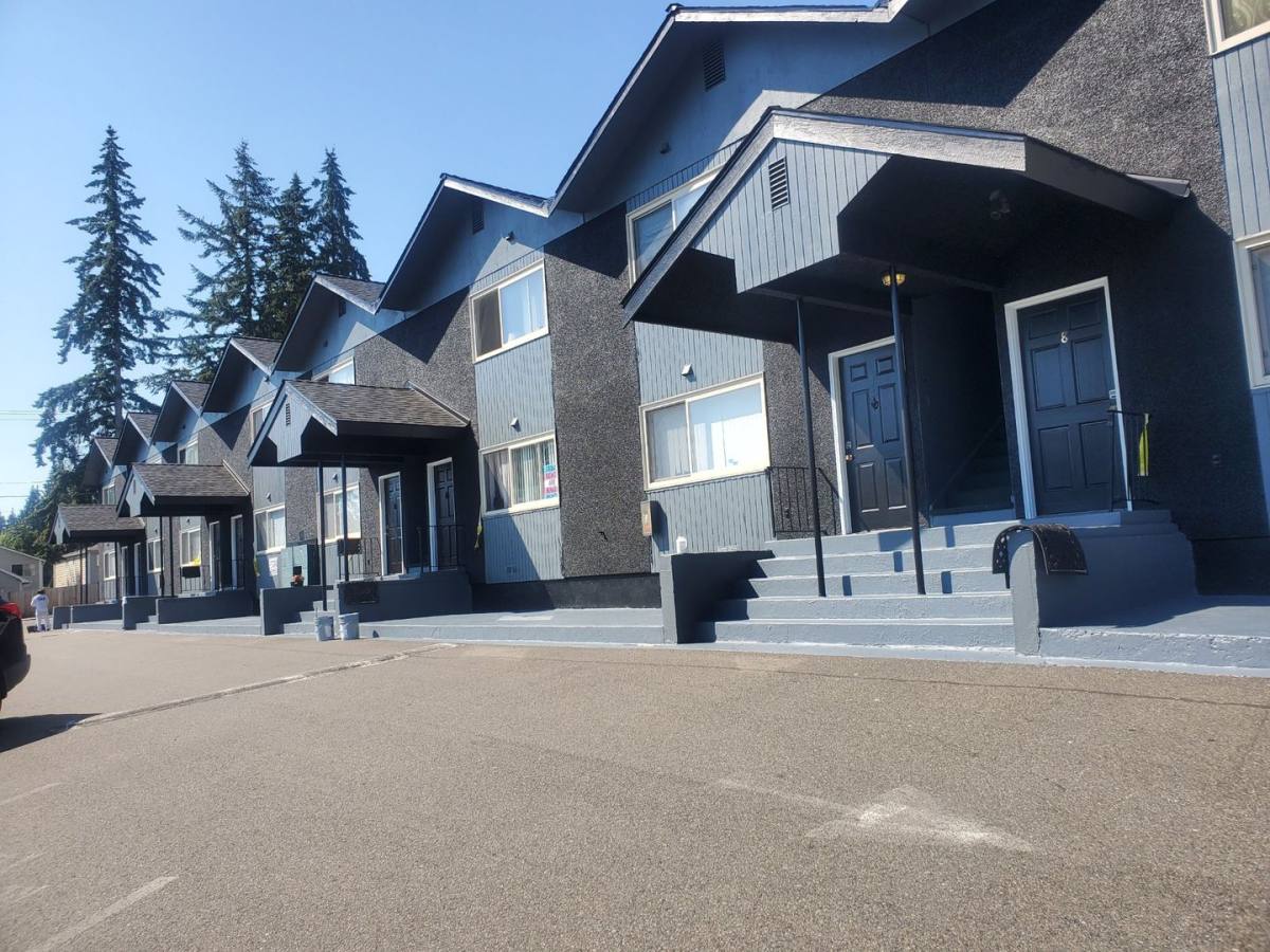 Apartment for rent at 928 N 200th St, Seattle, WA 98133