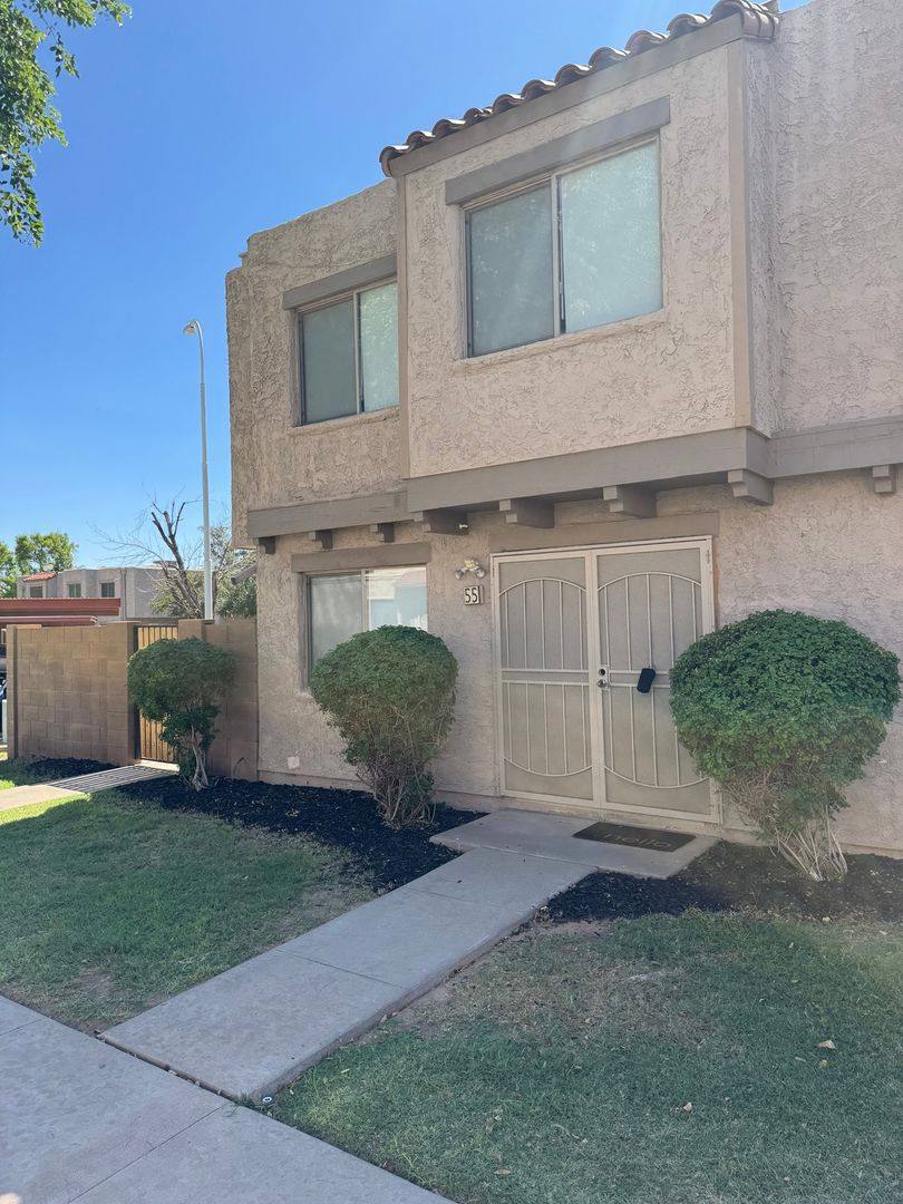 Townhouse for rent at 600 S Dobson Rd, Mesa, AZ 85202