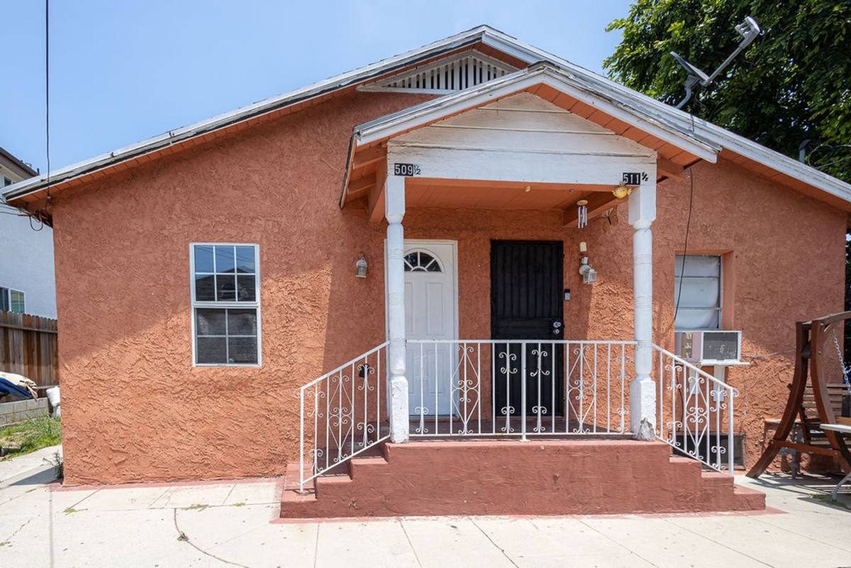 Apartment for rent at 509 E 21st St, Los Angeles, CA 90011
