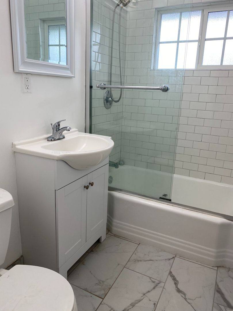 Apartment for rent at 718 Kensington Rd, Santa Monica, CA 90405