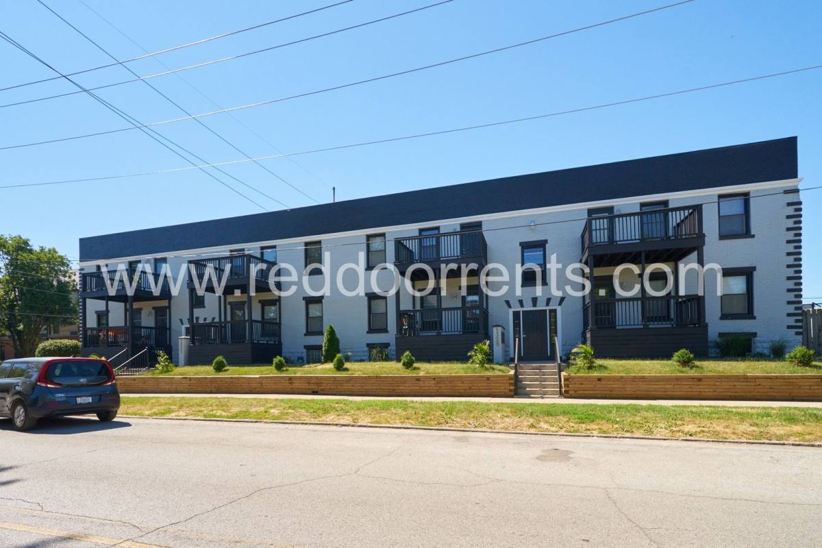 Apartment for rent at 1329 E Market St, Indianapolis, IN 46202