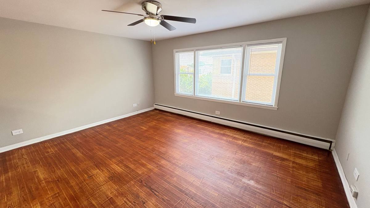 Apartment for rent at 12841 Hoyne Ave, Blue Island, IL 60406