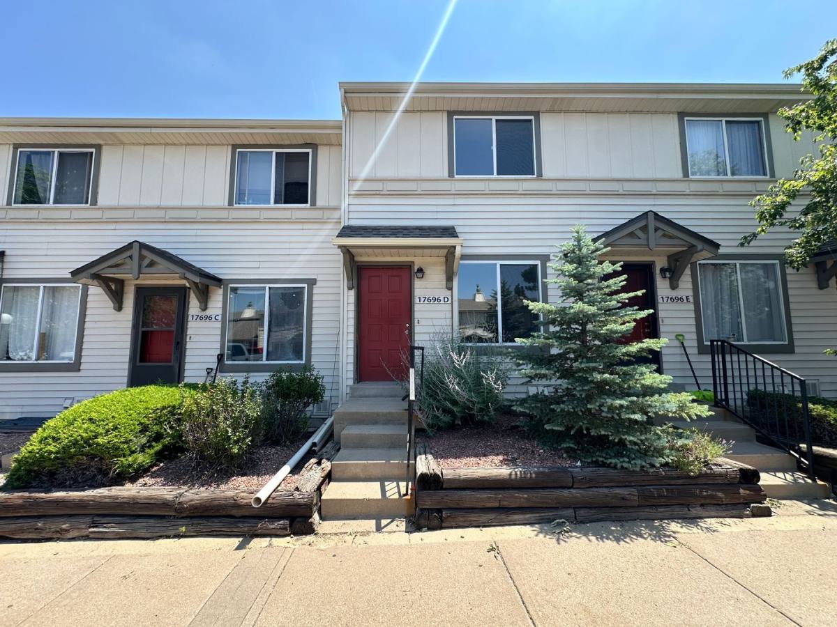 Townhouse for rent at 17696 E Loyola Dr #D, Aurora, CO 80013