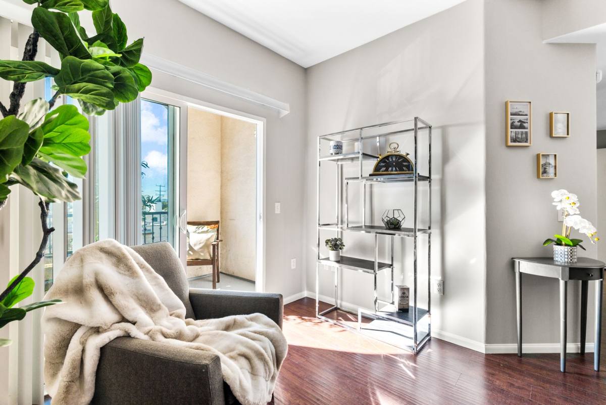 Apartment for rent at 8654 Sunland Blvd, Sun Valley, CA 91352