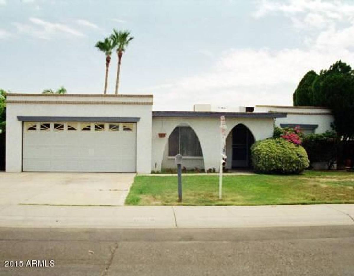 House for rent at 10019 N 48th Dr, Glendale, AZ 85302