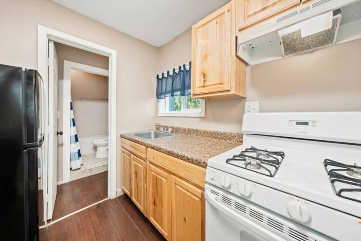 House for rent at 1431 Vernon St, Roseville, CA 95678