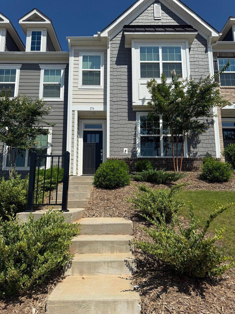 Townhouse for rent at 216 Wakelon Dr, Greer, SC 29651