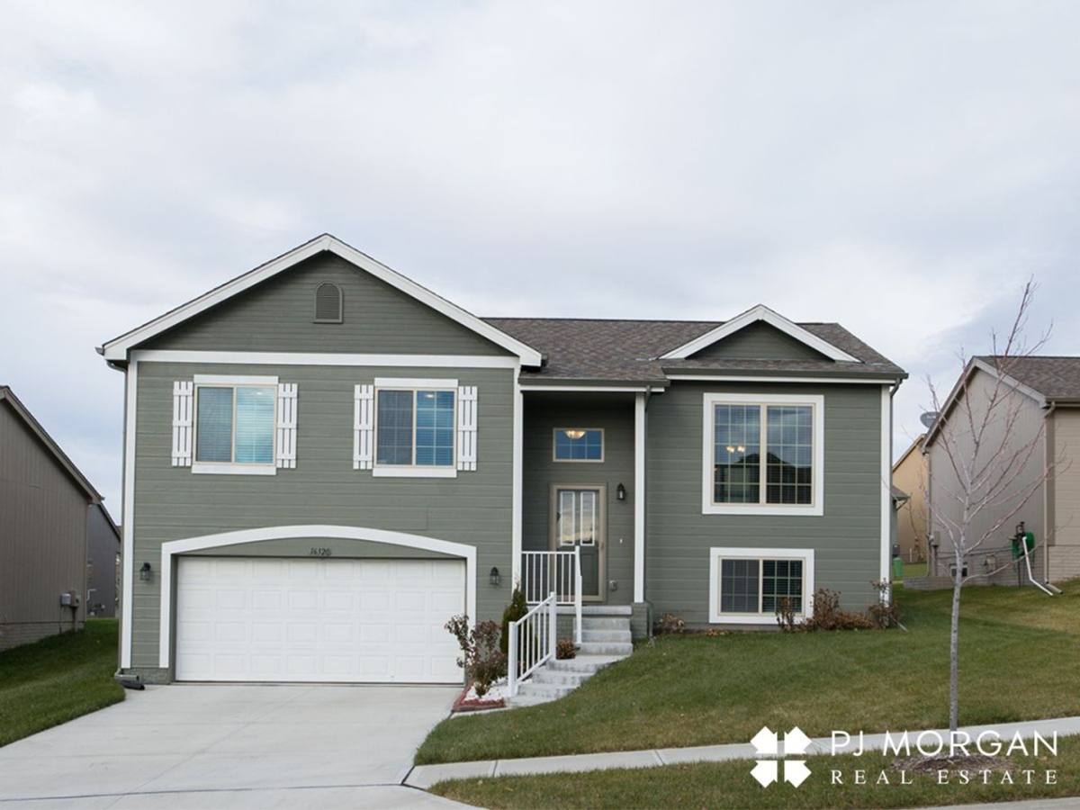 House for rent at 16320 Saratoga St, Omaha, NE 68116