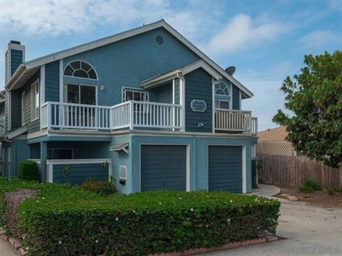 House for rent at 1421 Felspar St, San Diego, CA 92109