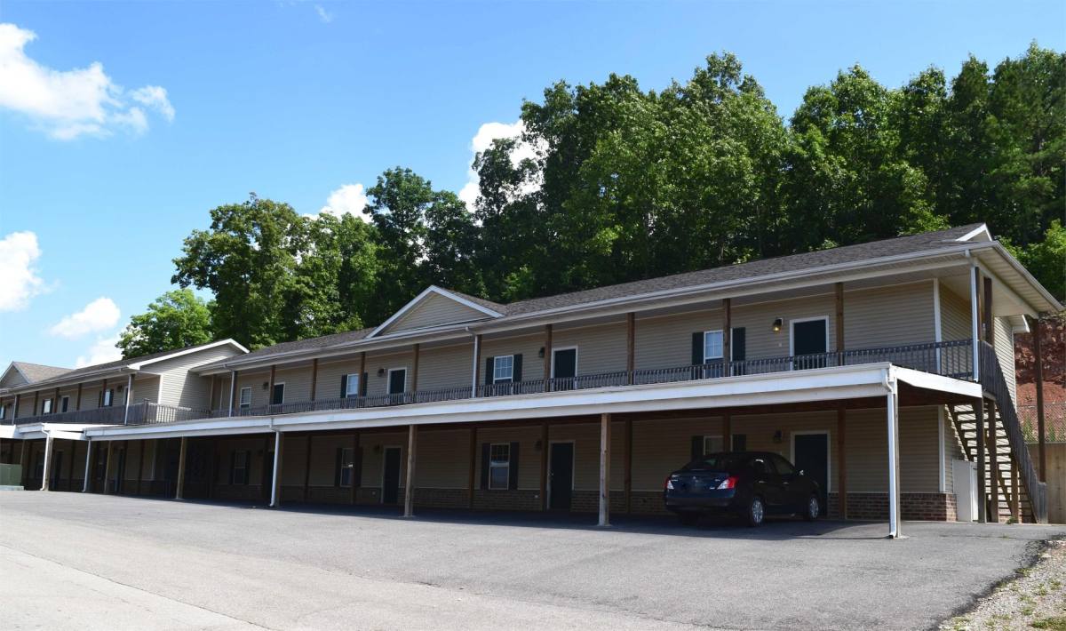 Apartment for rent at 16831 Hunters Ridge, Saint Robert, MO 65584