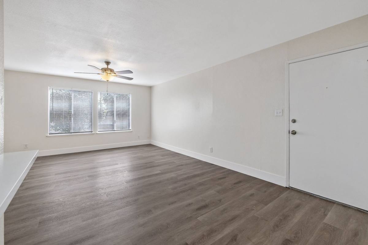 Apartment for rent at 3535 W Campus Ave, Visalia, CA 93277