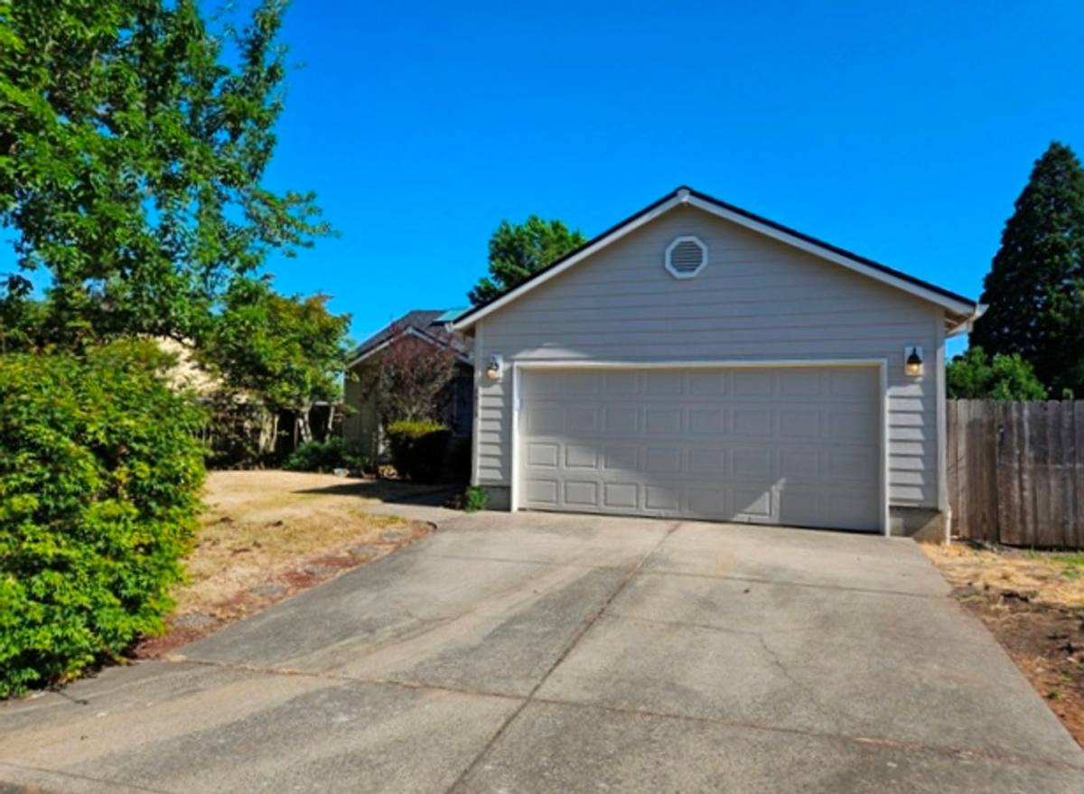 House for rent at 4975 Keiko Court NE, Salem, OR 97305