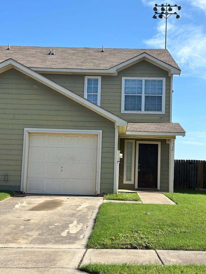 Apartment for rent at 4526 28 Alamosa St, Fort Worth, TX 76119