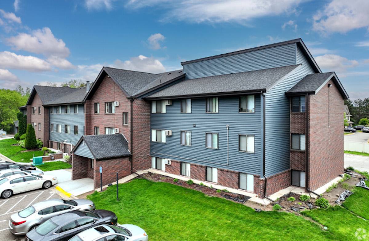 Apartment for rent at 8201-8213 College Trail, Inver Grove Heights, MN 55076