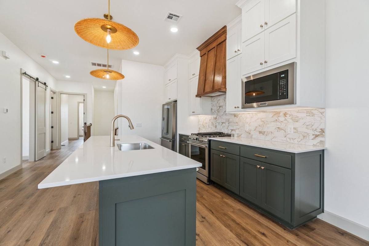 Apartment for rent at 18853 Selah Way, Norman, OK 73072
