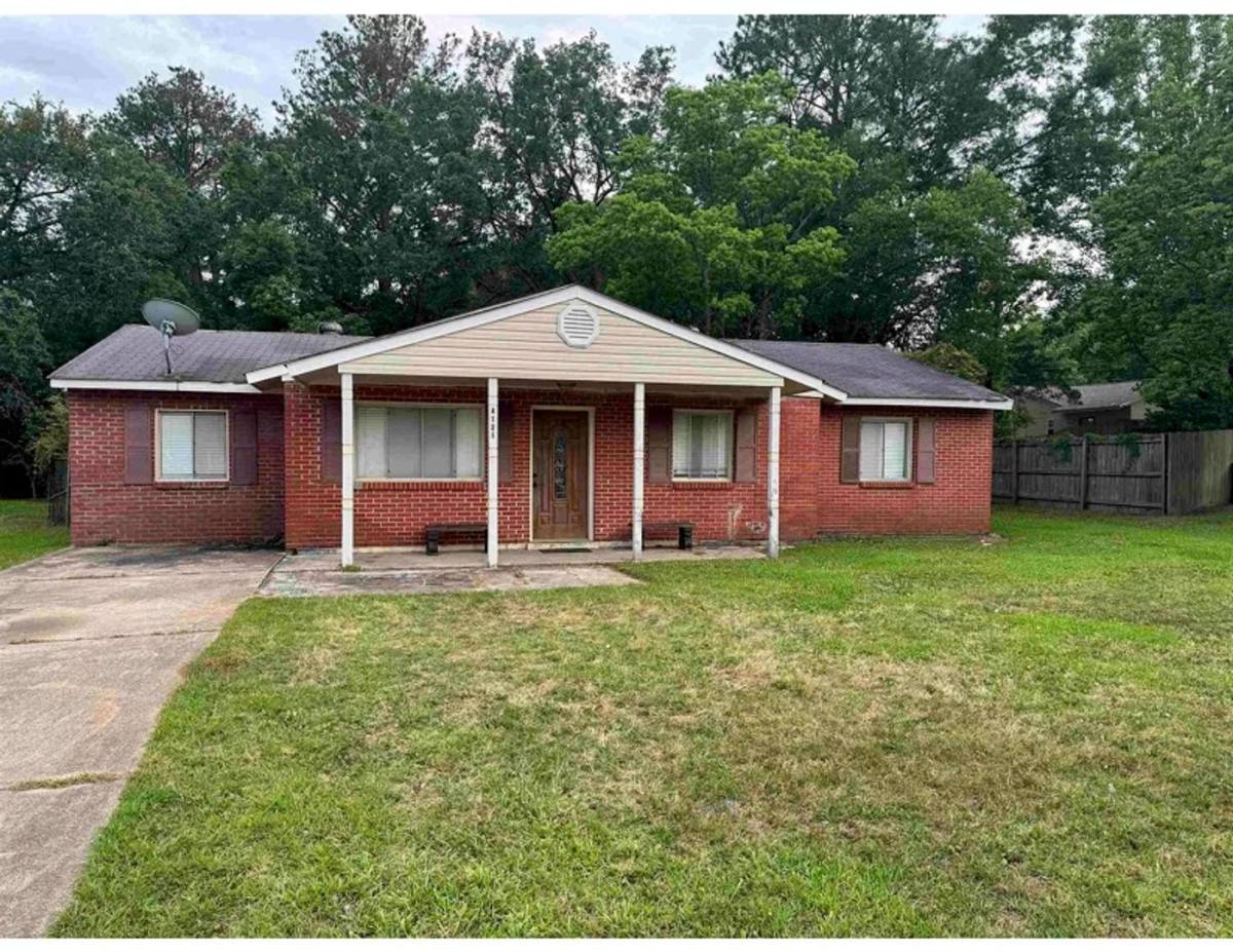House for rent at 4121 Yorkshire Lane, Mobile, AL 36609