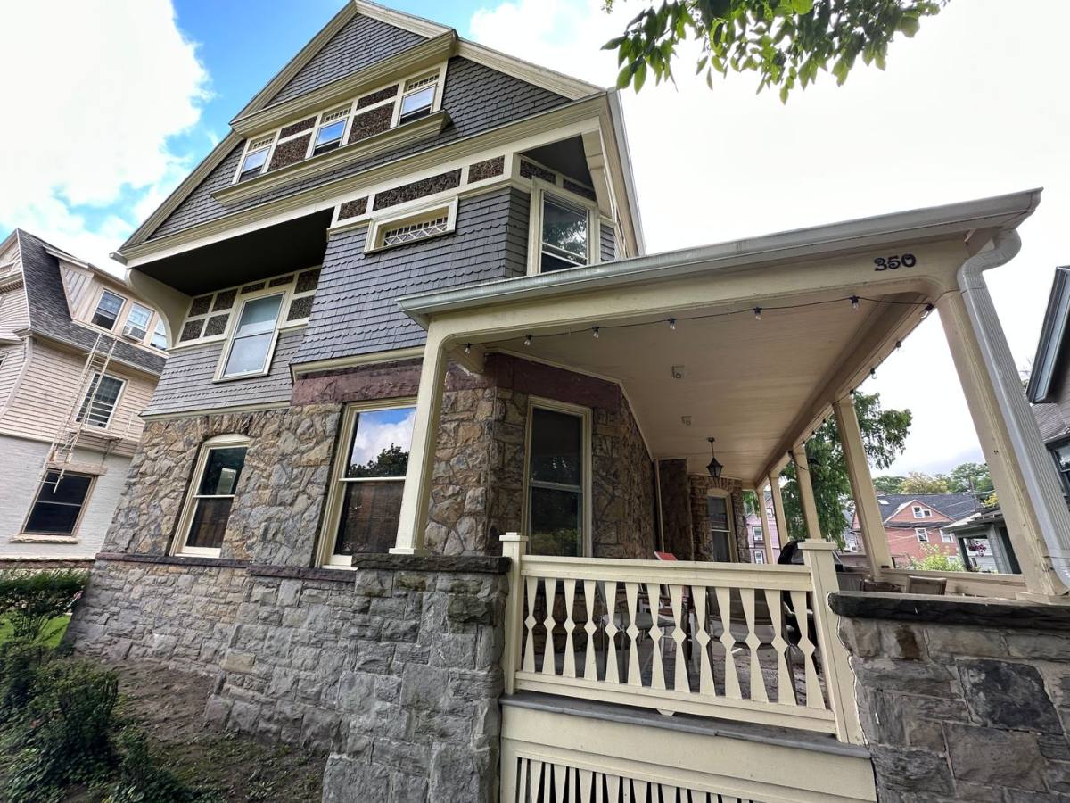 Apartment for rent at 350 Oxford St, Rochester, NY 14607