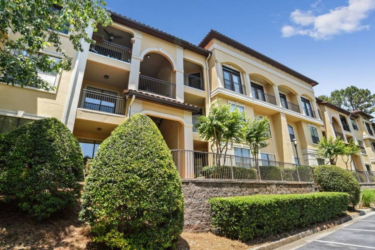 Apartment for rent at 3777 Peachtree Rd, Atlanta, GA 30319