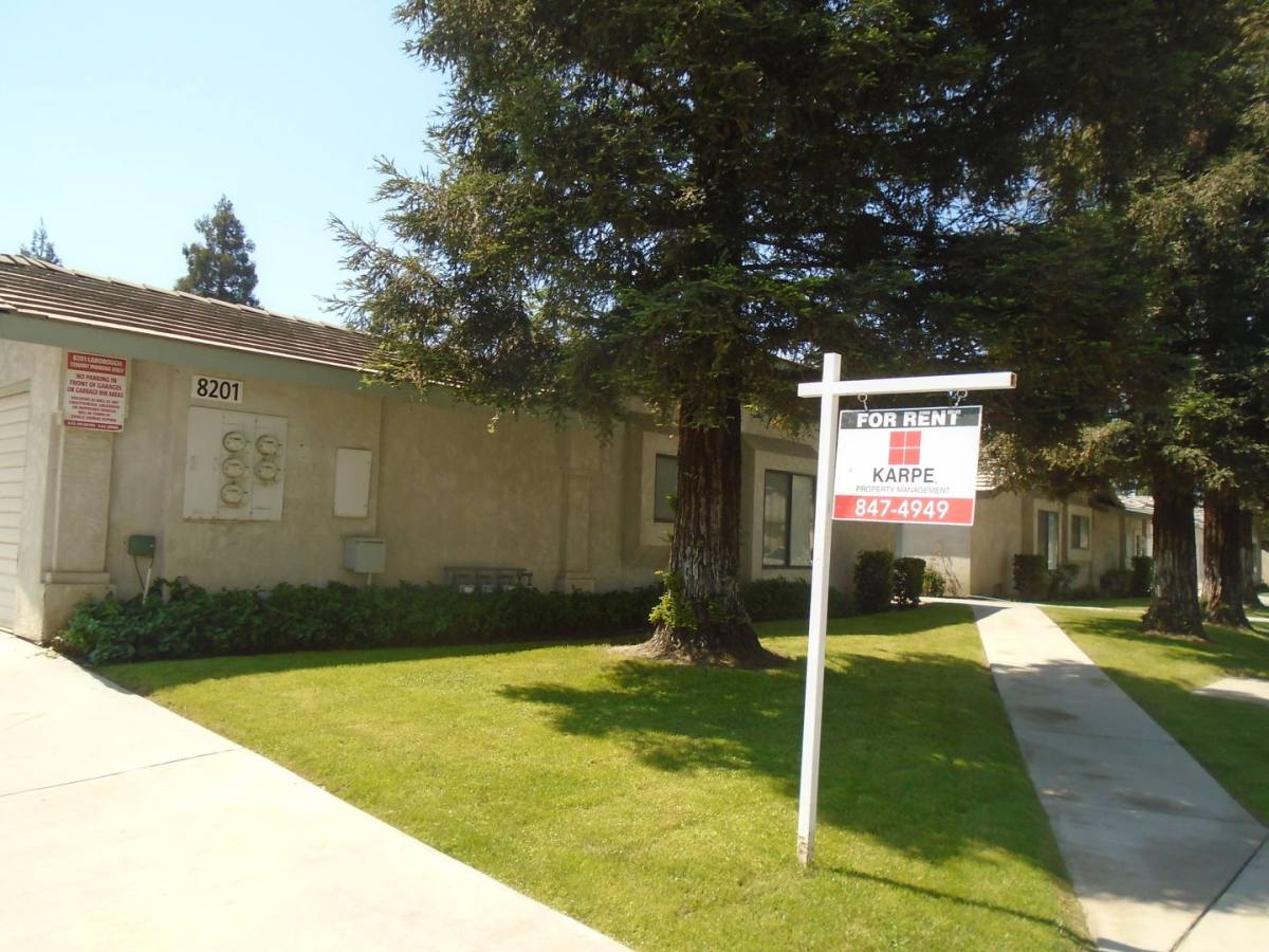 Apartment for rent at 8201 Laborough Dr, Bakersfield, CA 93311