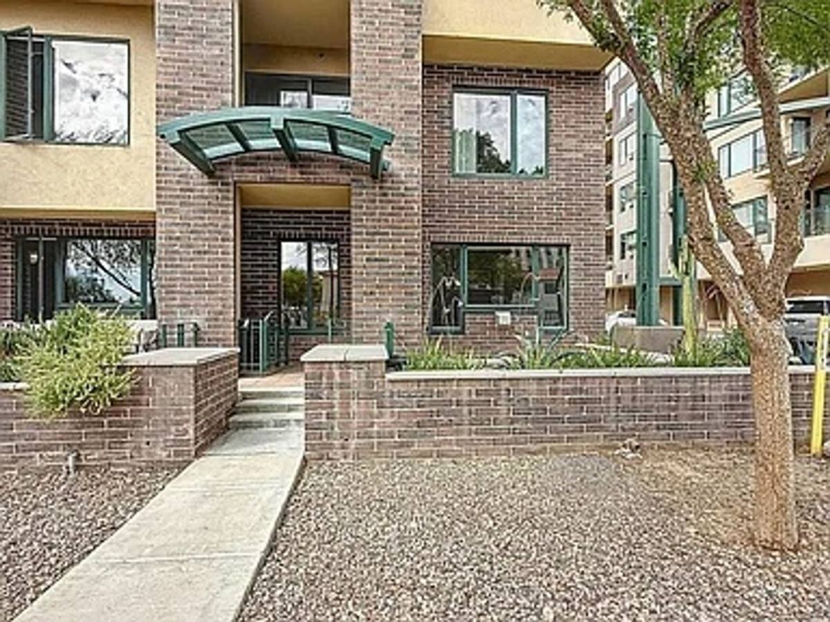 Townhouse for rent at 16 W Encanto Blvd, Phoenix, AZ 85003