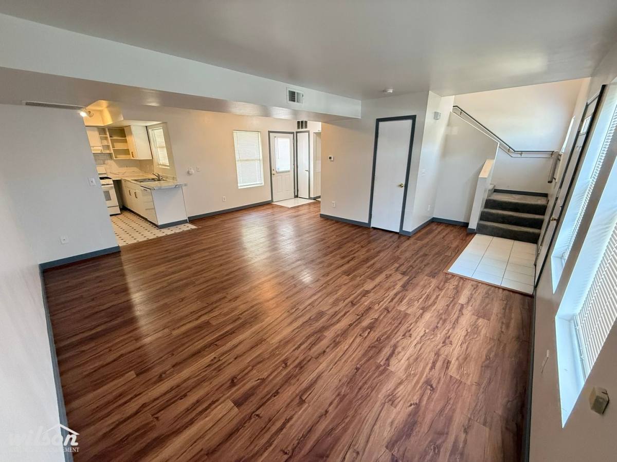 Townhouse for rent at 912 N 10th Ave, Yakima, WA 98902