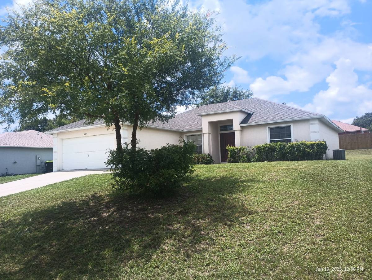 House for rent at 5014 Whispering Wing Lane, Mascotte, FL 34753