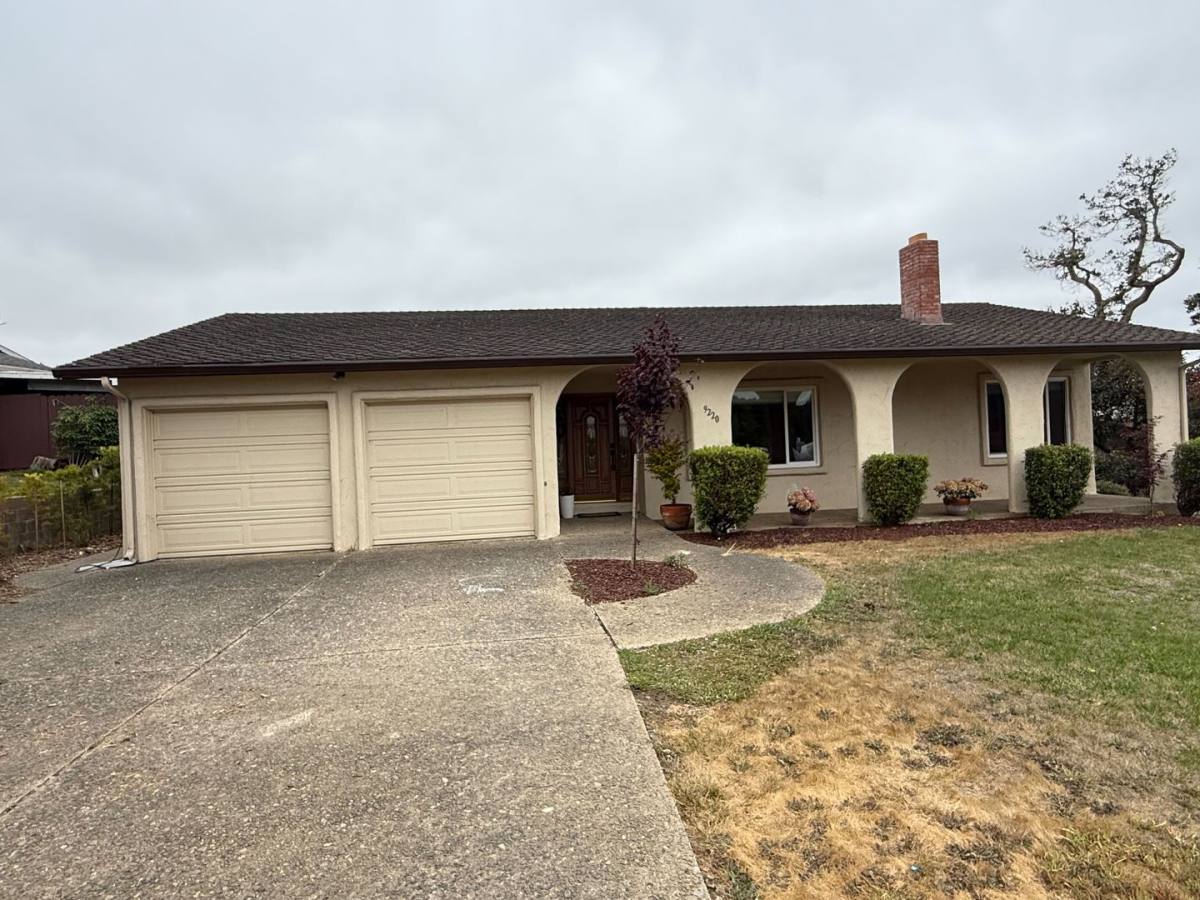 House for rent at 9220 Canyon Oak Rd, Salinas, CA 93907