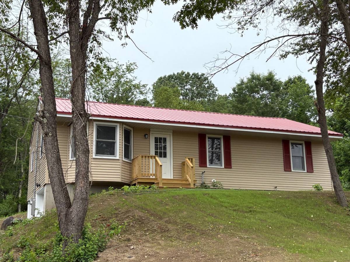 House for rent at 20 Hussey Hill Rd, Rochester, NH 03867