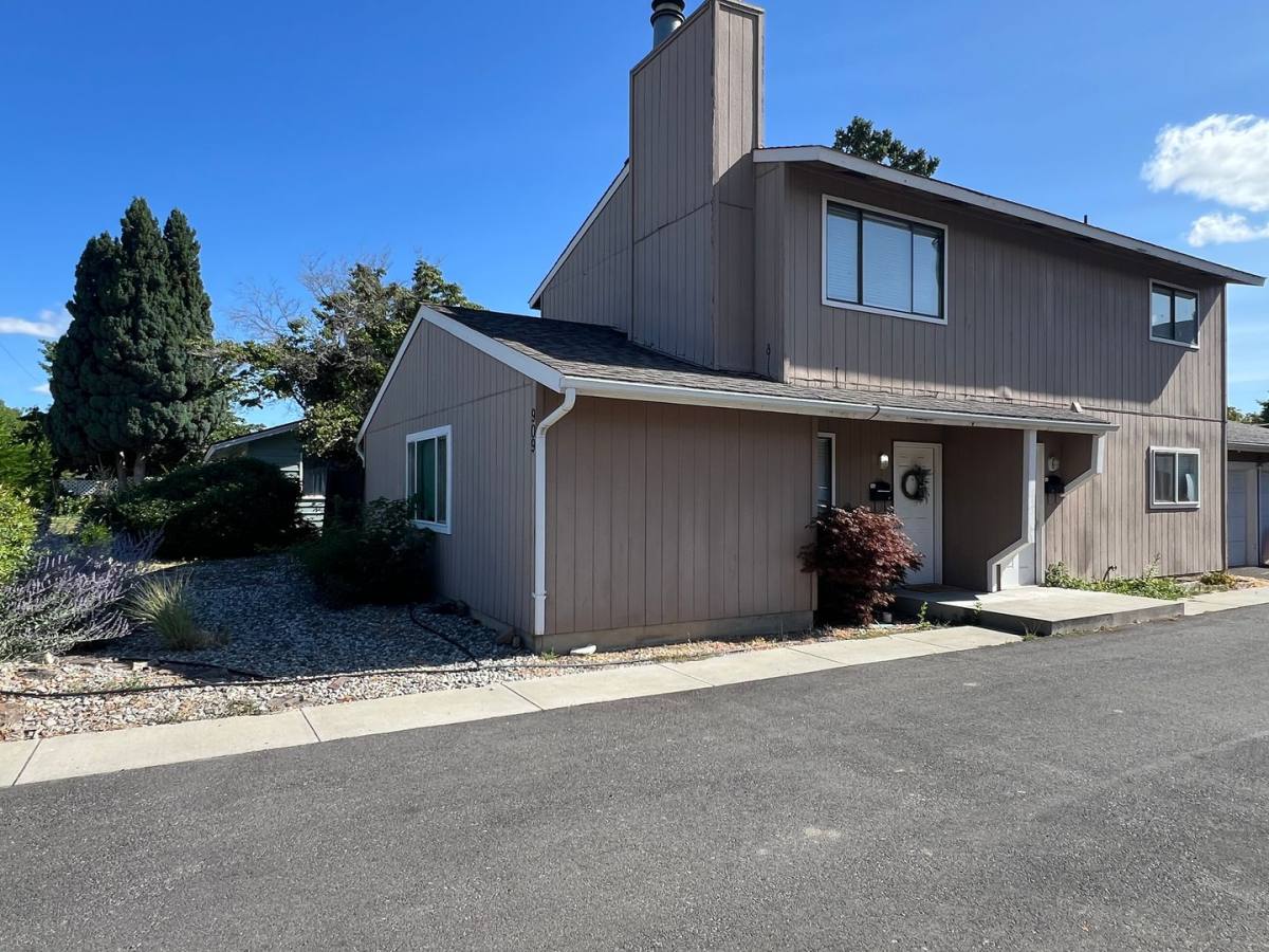 Apartment for rent at 909 Gellatly, Wenatchee, WA 98801