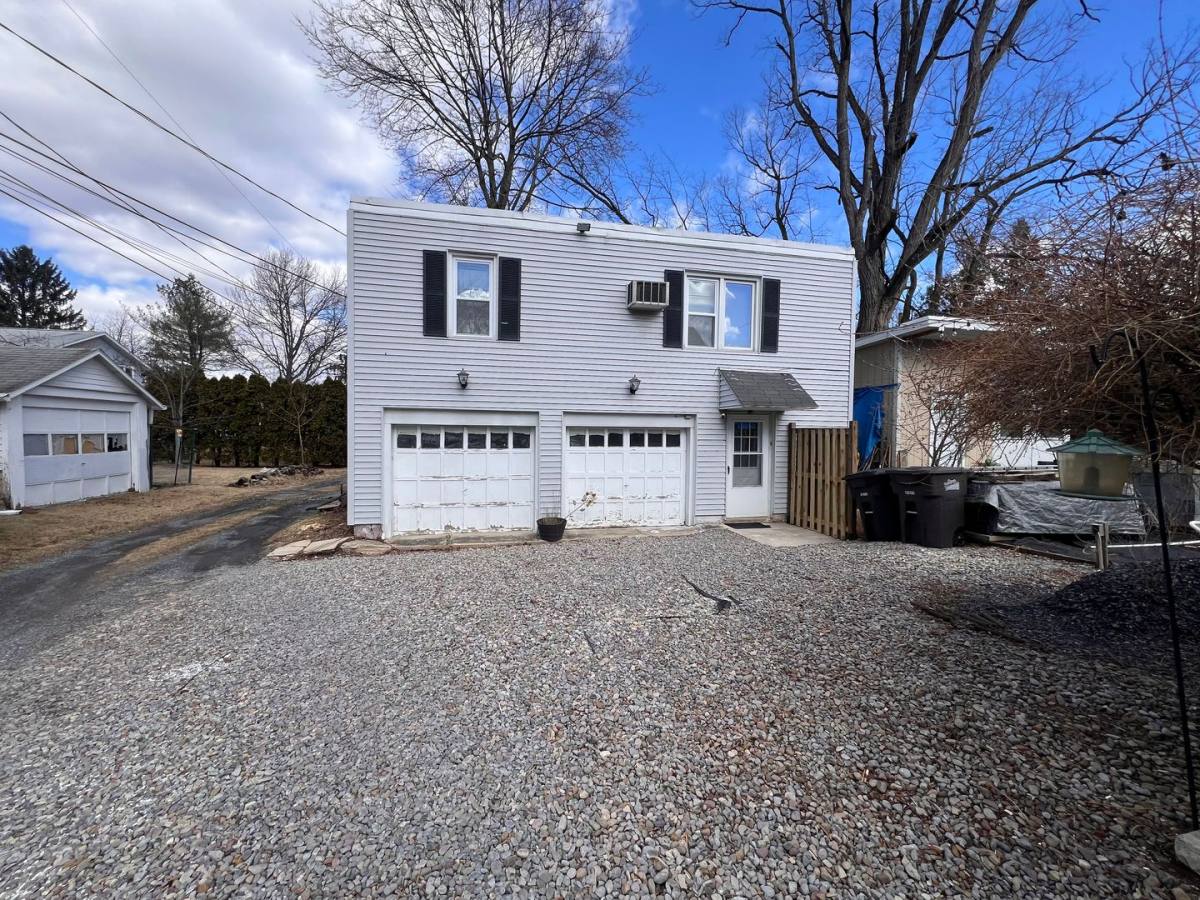 Apartment for rent at 2037 Custer St #REAR, Allentown, PA 18104