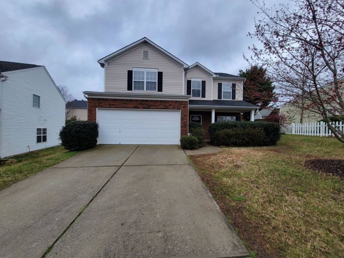 House for rent at 204 Chartwell Dr, Greer, SC 29650