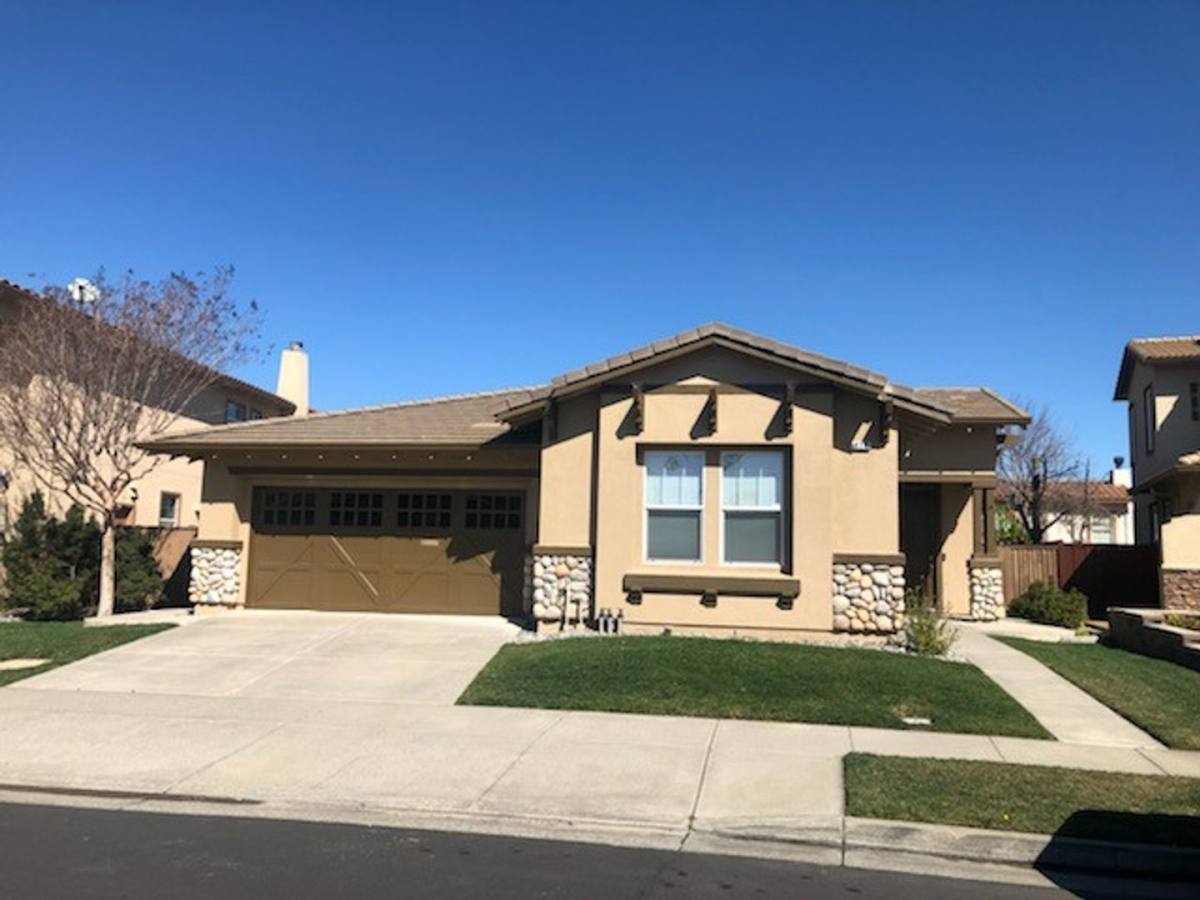 House for rent at 877 Emerald Hills Circle, Fairfield, CA 94533