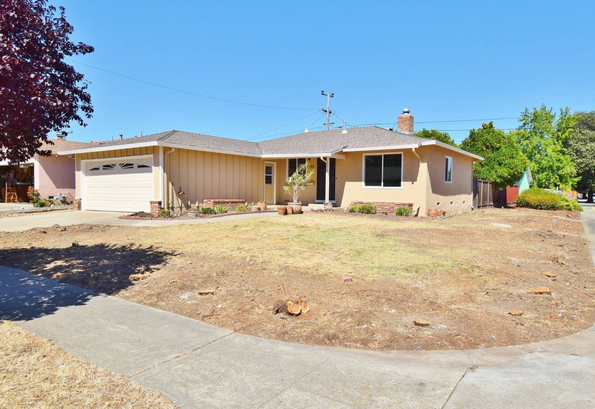 House for rent at 4917 Boone Dr, Fremont, CA 94538